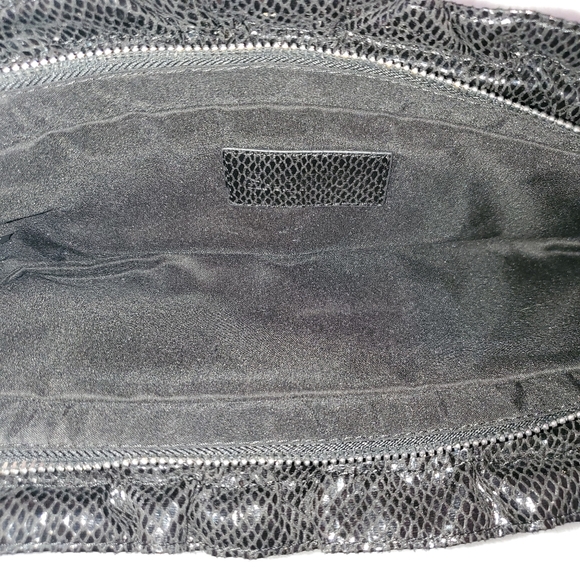 EXPRESS BLACK FAUX SNAKESKIN CLUTCH - Picture 3 of 5